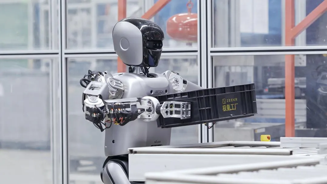 無錫首例仿生人形機(jī)器人“上崗” 智能機(jī)器人研發(fā)的新里程碑